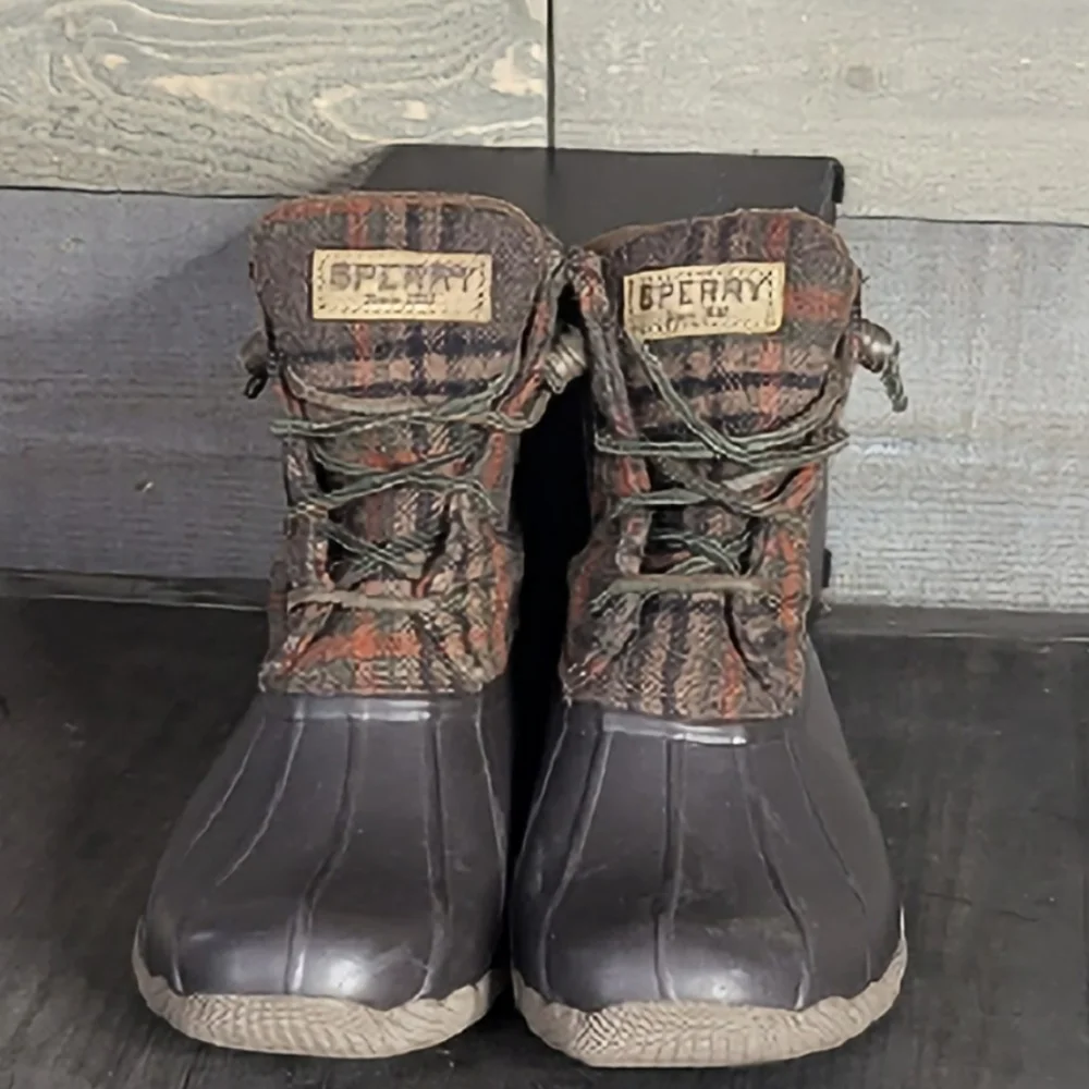Sperry Women's Saltwater Plaid Duck Pull On Boots